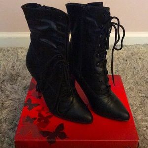 New in box Pleaser black lace up boots